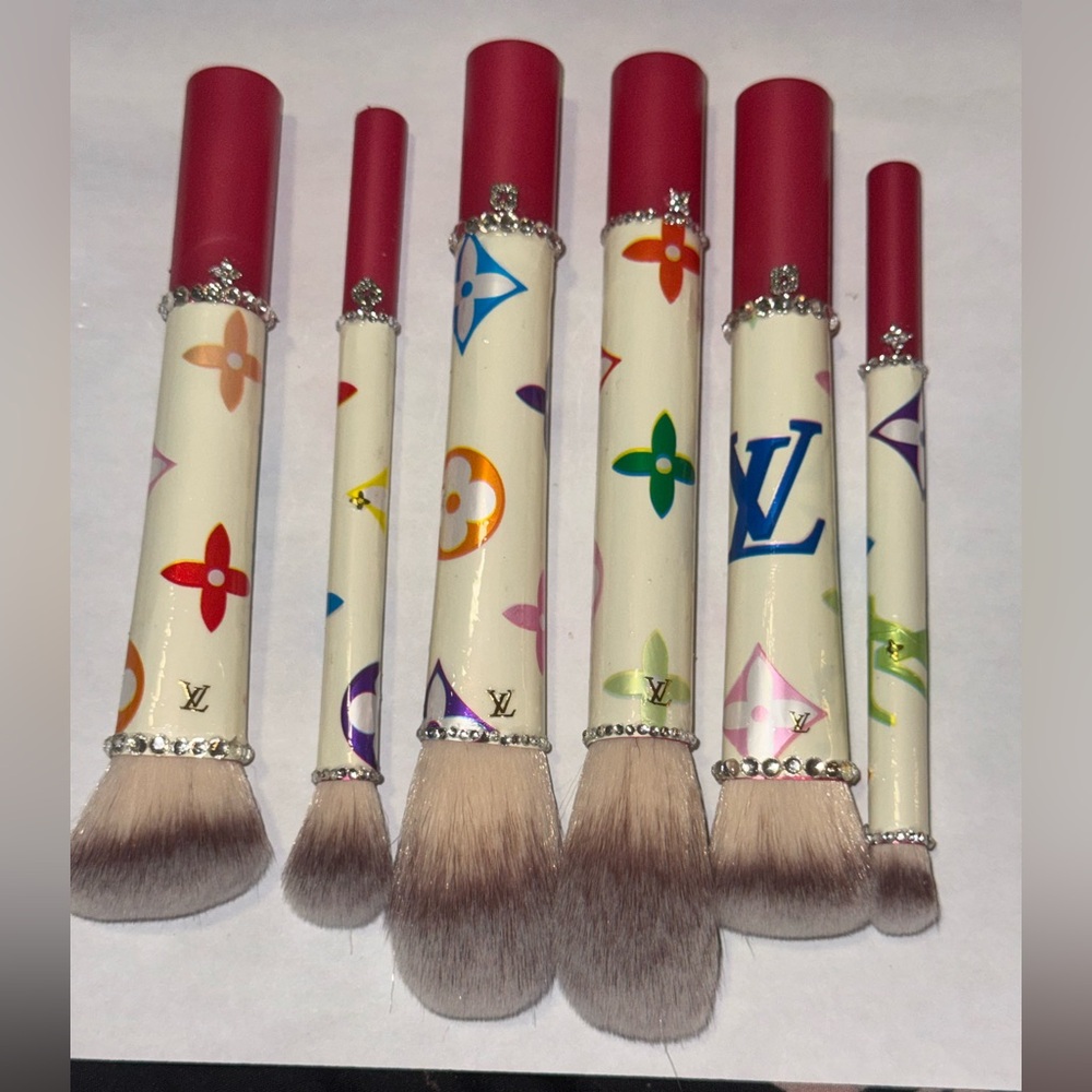 Luxury Makeup Brush Set with Multicolor Design